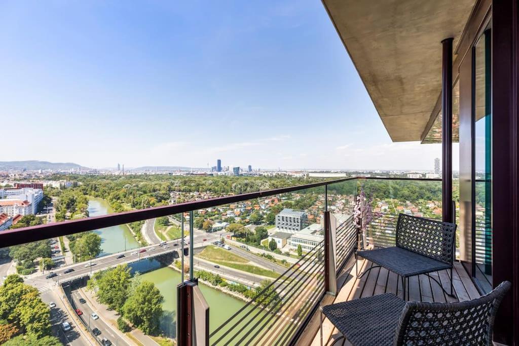 Design Apartment With Amazing View Over Wien Eksteriør bilde